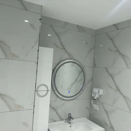 公寓 Strora's Durrës